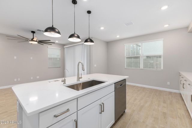 5818 E ZACHARY Drive, Phoenix, AZ 85054