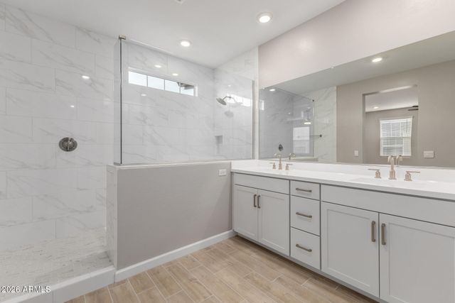 5818 E ZACHARY Drive, Phoenix, AZ 85054