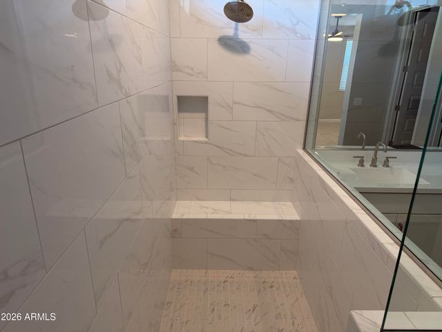 5818 E ZACHARY Drive, Phoenix, AZ 85054