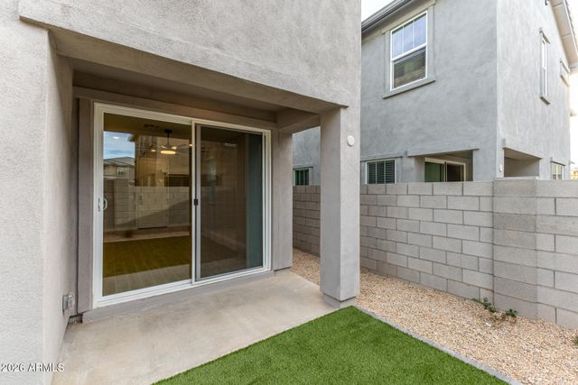 5818 E ZACHARY Drive, Phoenix, AZ 85054