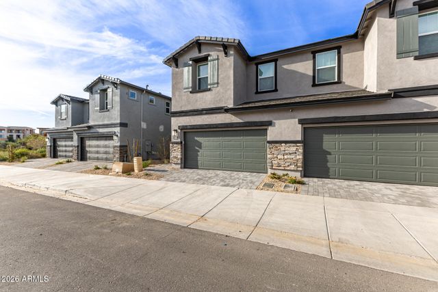 5818 E ZACHARY Drive, Phoenix, AZ 85054