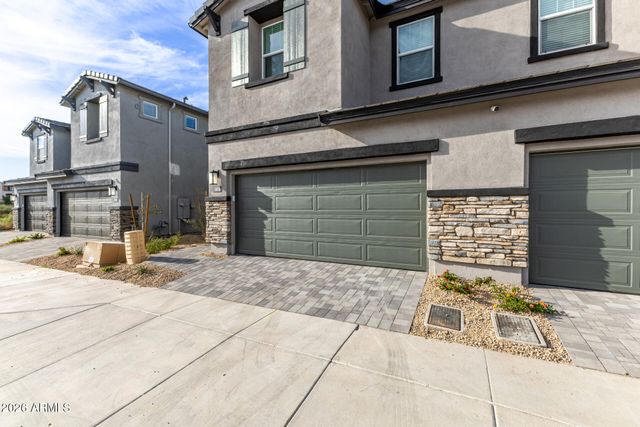 5818 E ZACHARY Drive, Phoenix, AZ 85054