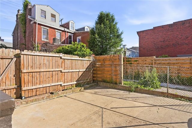 172 49th St, Lawrenceville, PA 15201
