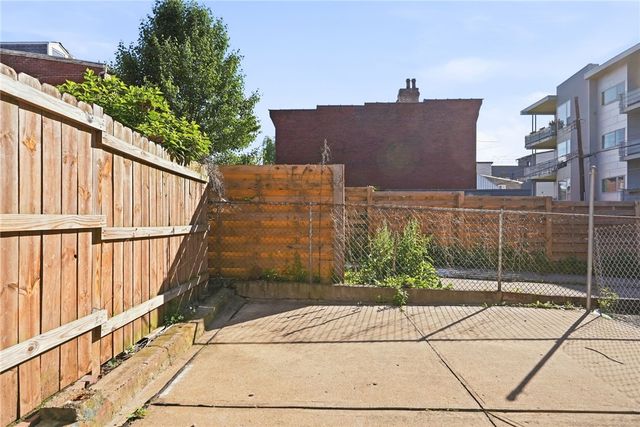 172 49th St, Lawrenceville, PA 15201