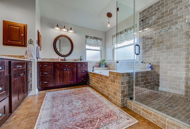 208 Kettleman LN N, Austin, TX 78717