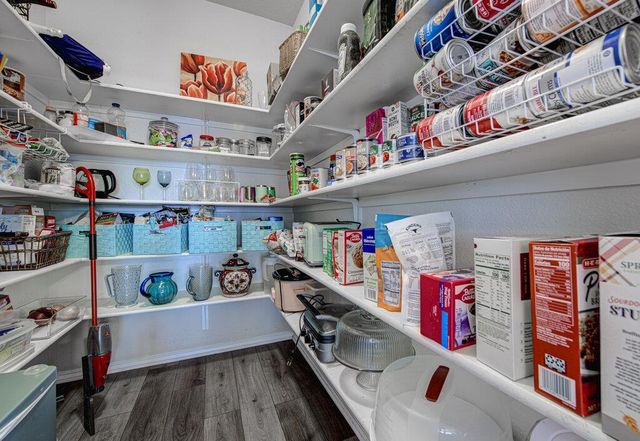 208 Kettleman LN N, Austin, TX 78717