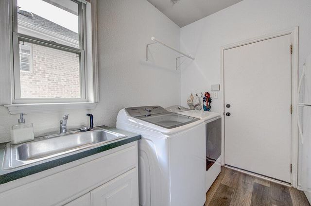 208 Kettleman LN N, Austin, TX 78717