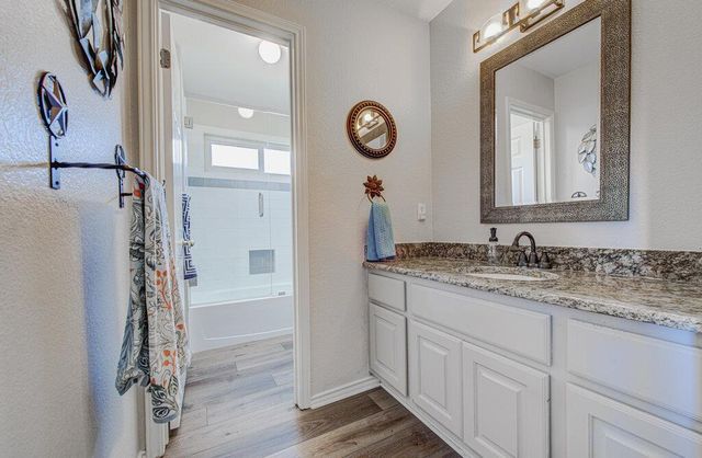 208 Kettleman LN N, Austin, TX 78717