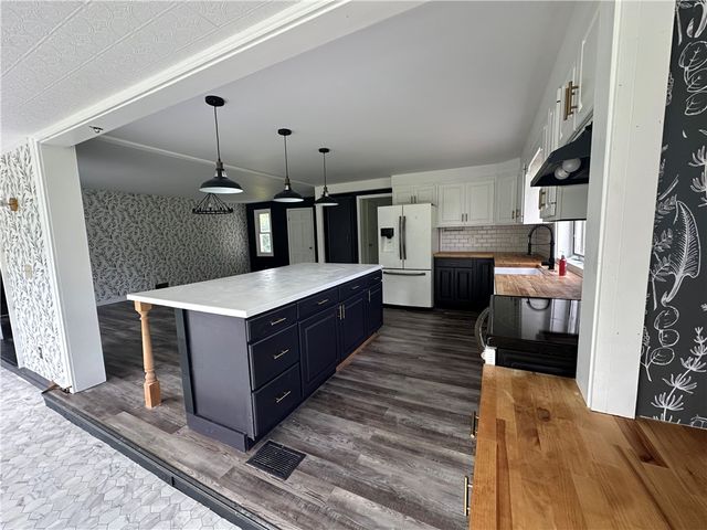 8557 Reeds Corners Road, Sparta, NY 14437