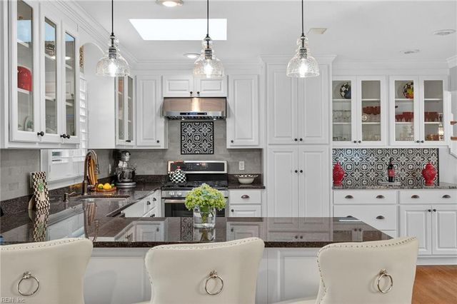 100 Holdsworth RD, Williamsburg, VA 23185