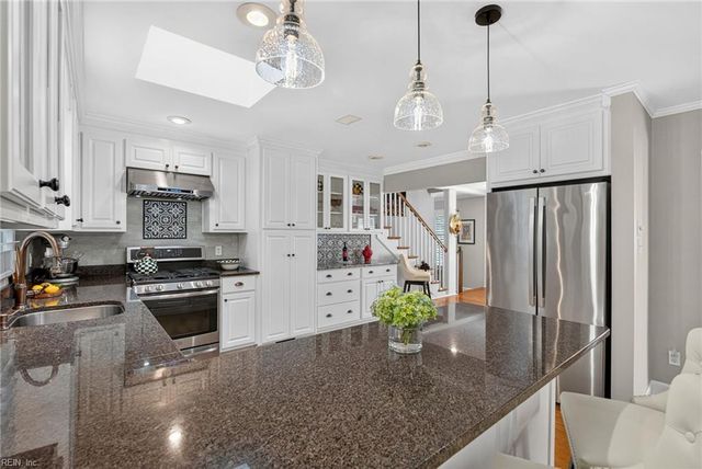 100 Holdsworth RD, Williamsburg, VA 23185