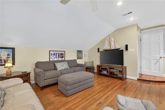 100 Holdsworth RD, Williamsburg, VA 23185