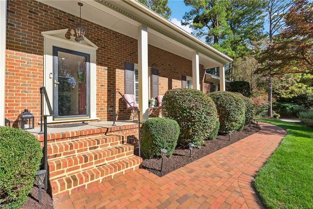 100 Holdsworth RD, Williamsburg, VA 23185