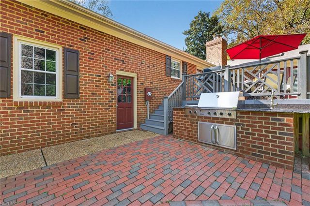 100 Holdsworth RD, Williamsburg, VA 23185