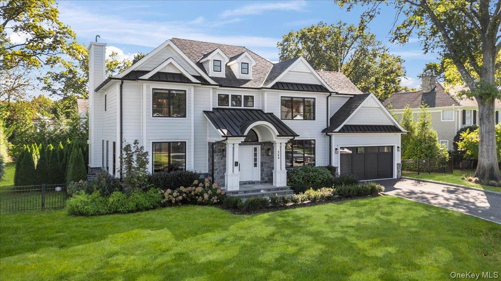 264 Northwoods Road, Manhasset, NY 11030 — photo 2