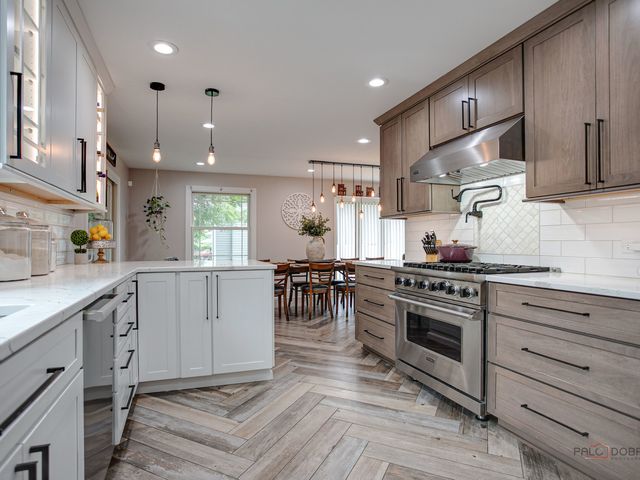 717 Roberts Road, Winthrop Harbor, IL 60096