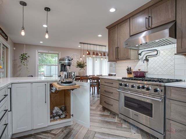 717 Roberts Road, Winthrop Harbor, IL 60096