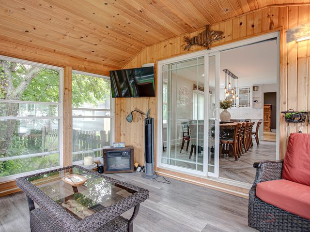 717 Roberts Road, Winthrop Harbor, IL 60096