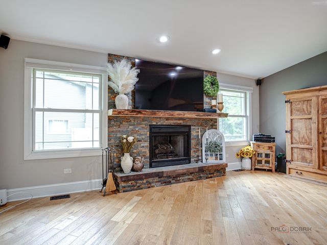 717 Roberts Road, Winthrop Harbor, IL 60096