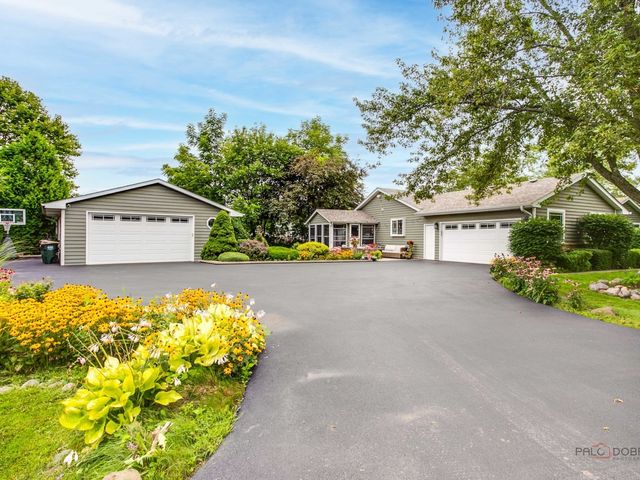 717 Roberts Road, Winthrop Harbor, IL 60096