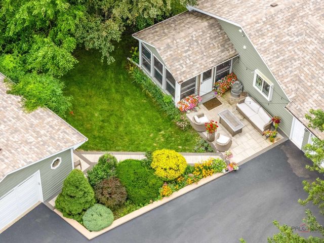 717 Roberts Road, Winthrop Harbor, IL 60096