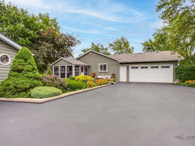 717 Roberts Road, Winthrop Harbor, IL 60096