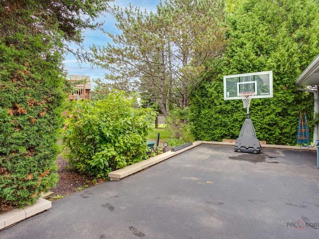 717 Roberts Road, Winthrop Harbor, IL 60096