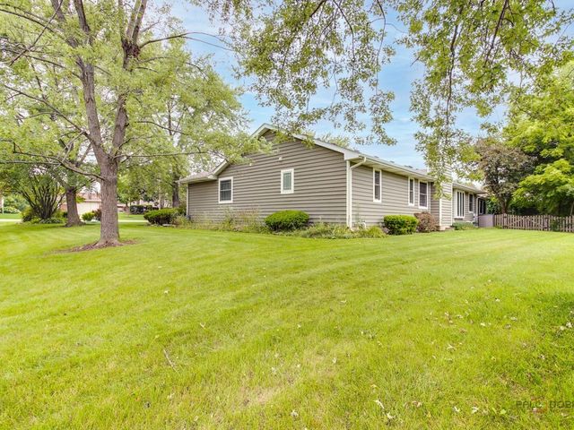 717 Roberts Road, Winthrop Harbor, IL 60096
