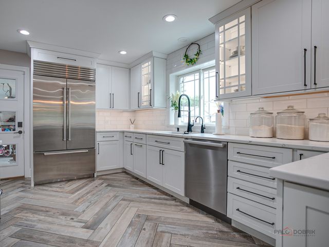 717 Roberts Road, Winthrop Harbor, IL 60096