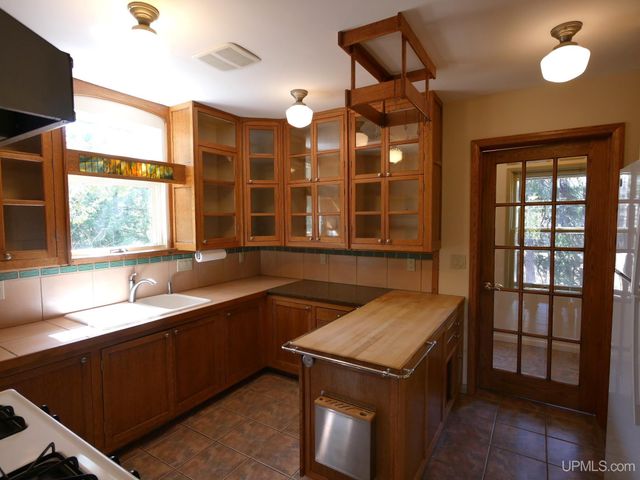 1092 Bernard Street, Copper Harbor, MI 49918