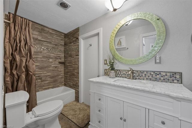 17235 Castleview DR, North Fort Myers, FL 33917