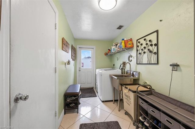 17235 Castleview DR, North Fort Myers, FL 33917