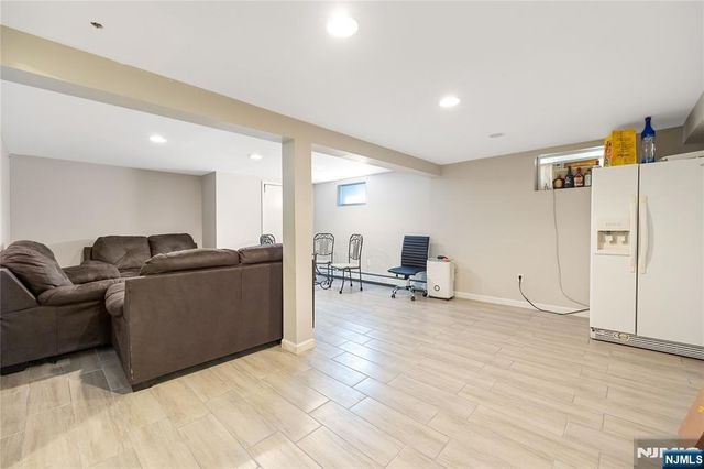 92 Cedarhurst Avenue, Woodland Park, NJ 07424