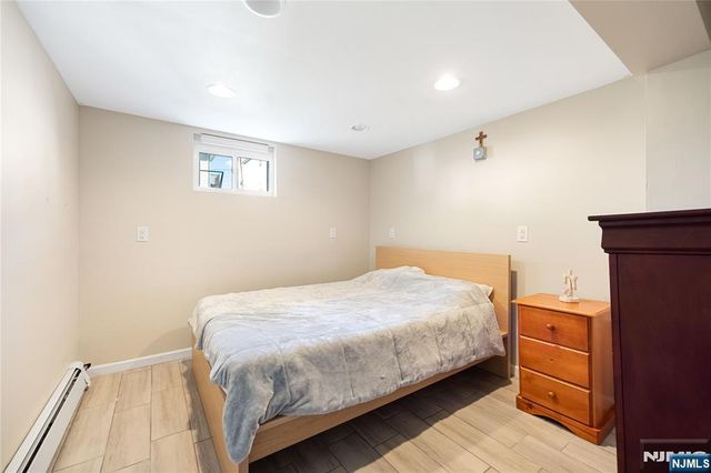 92 Cedarhurst Avenue, Woodland Park, NJ 07424