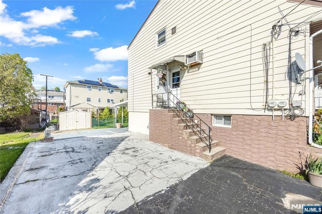 92 Cedarhurst Avenue, Woodland Park, NJ 07424