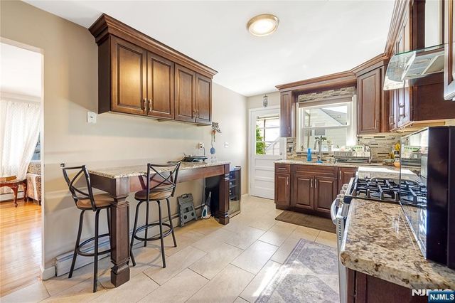 92 Cedarhurst Avenue, Woodland Park, NJ 07424