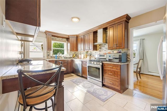 92 Cedarhurst Avenue, Woodland Park, NJ 07424
