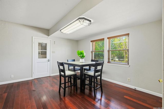 222 Herweck Dr, Castle Hills, TX 78213