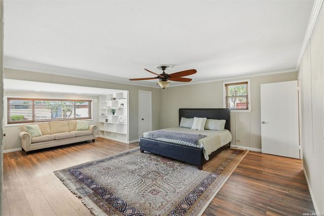 222 Herweck Dr, Castle Hills, TX 78213