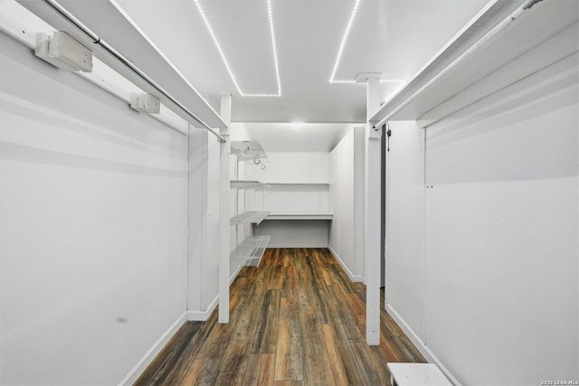 222 Herweck Dr, Castle Hills, TX 78213