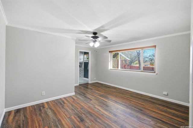 222 Herweck Dr, Castle Hills, TX 78213