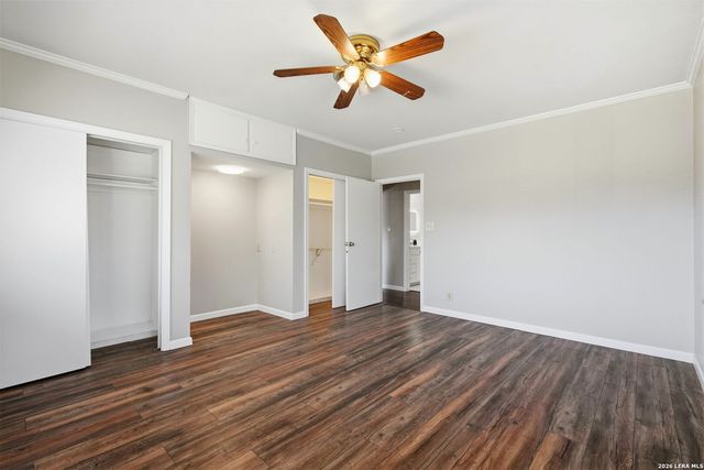 222 Herweck Dr, Castle Hills, TX 78213