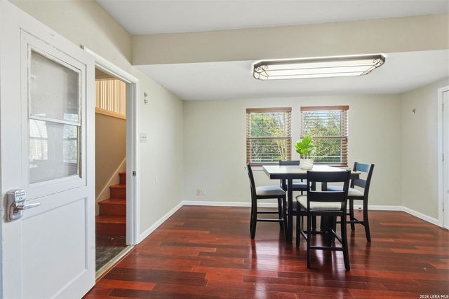 222 Herweck Dr, Castle Hills, TX 78213