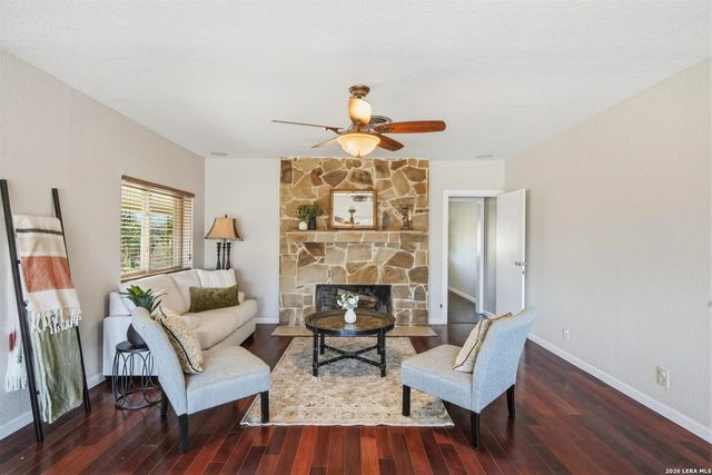 222 Herweck Dr, Castle Hills, TX 78213