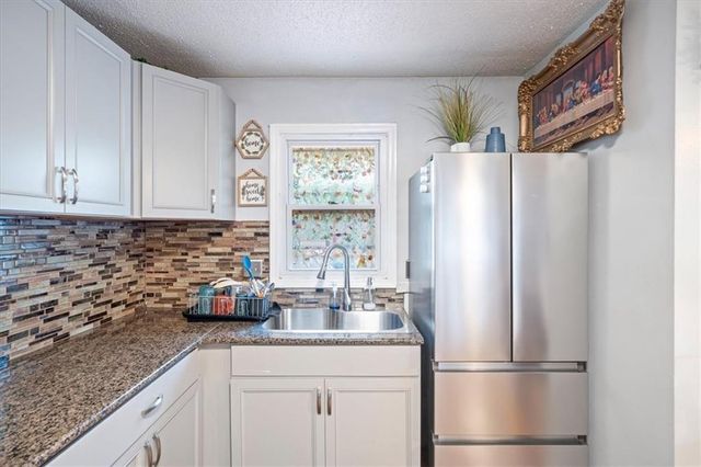 406 Elmwood Avenue, Kansas City, MO 64124