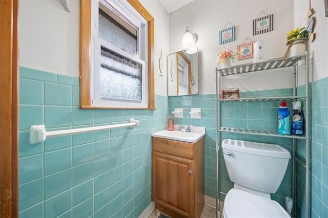 406 Elmwood Avenue, Kansas City, MO 64124