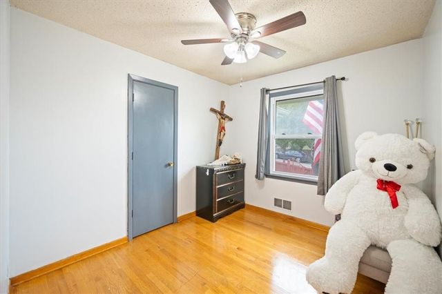 406 Elmwood Avenue, Kansas City, MO 64124