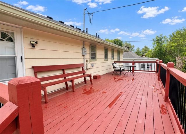 406 Elmwood Avenue, Kansas City, MO 64124