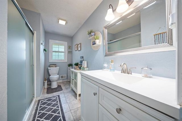 406 Elmwood Avenue, Kansas City, MO 64124
