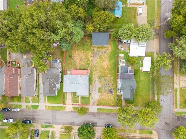 406 Elmwood Avenue, Kansas City, MO 64124